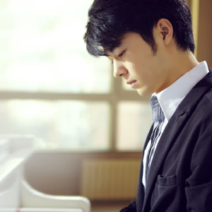 领导一晚上弄了我三次
